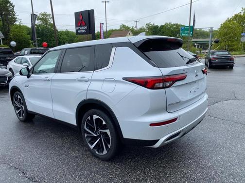 2023 Mitsubishi Outlander PHEV SE S-AWC