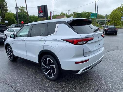 2023 Mitsubishi Outlander PHEV SE S-AWC