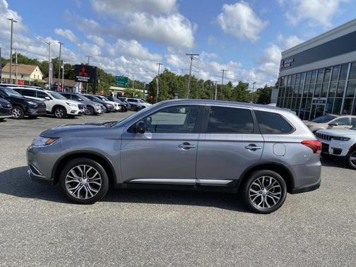 2017 Mitsubishi Outlander ES