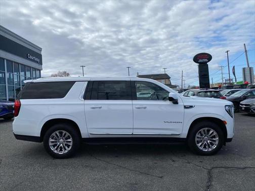 2023 GMC Yukon XL SLT