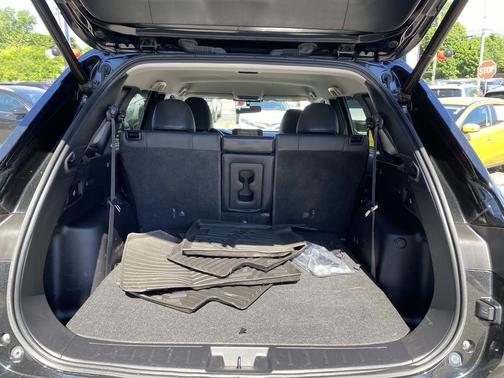 Labrador Black Pearl 2022 Mitsubishi Outlander SE S-AWC