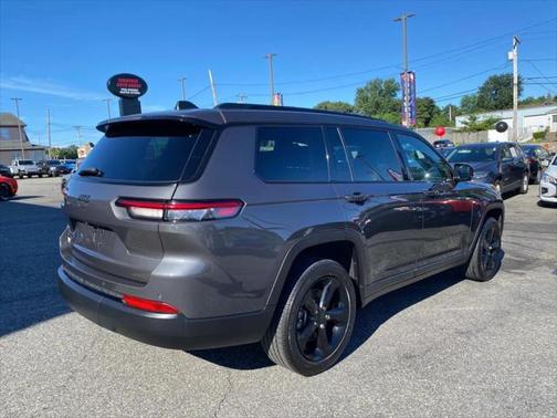 2022 Jeep Grand Cherokee L Altitude