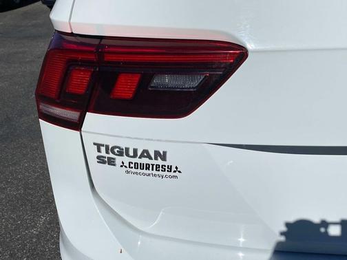 Pure White 2021 Volkswagen Tiguan 2.0T SE R-Line Black 4MOTION