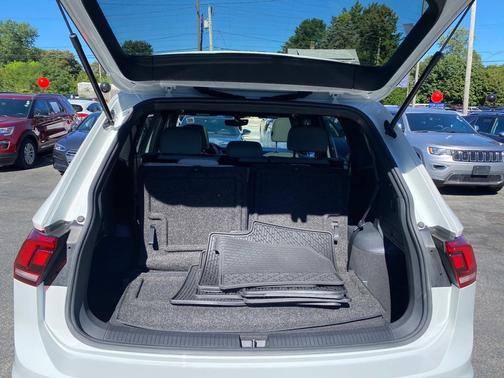 Pure White 2021 Volkswagen Tiguan 2.0T SE R-Line Black 4MOTION
