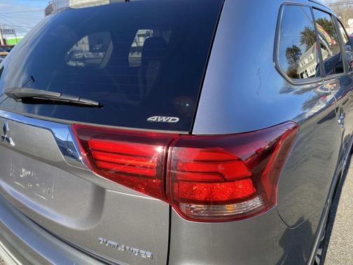 2019 Mitsubishi Outlander ES