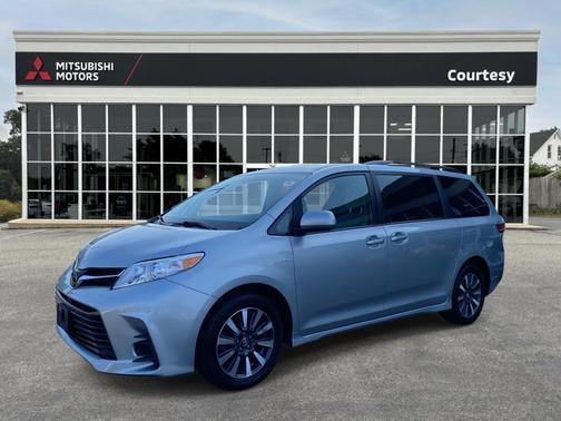 2019 Toyota Sienna LE