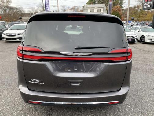 2022 Chrysler Pacifica Touring
