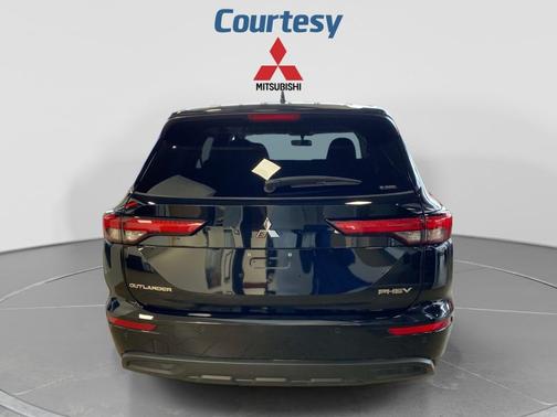 Labrador Black Pearl 2025 Mitsubishi Outlander PHEV ES S-AWC