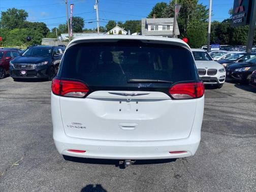 2021 Chrysler Voyager L