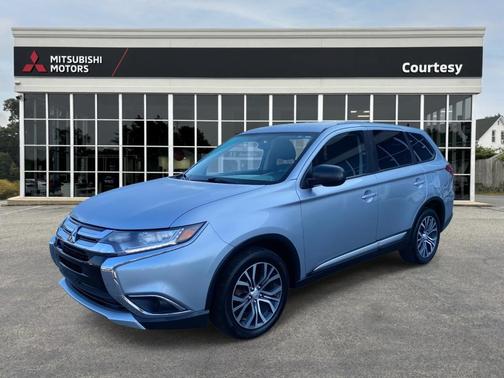 2017 Mitsubishi Outlander ES