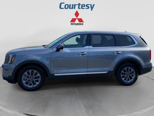 Everlasting Silver 2024 Kia Telluride LX