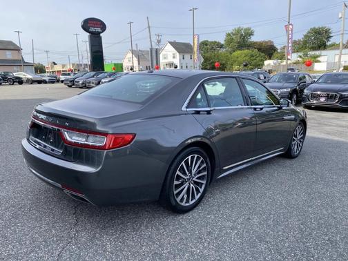 2017 Lincoln Continental Select