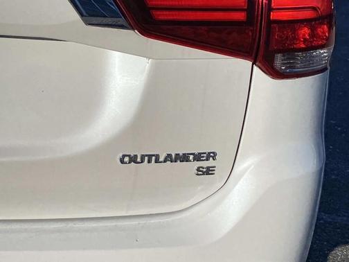 2016 Mitsubishi Outlander SE