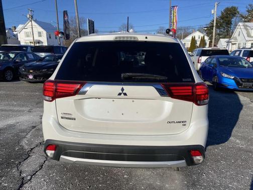 2016 Mitsubishi Outlander SE