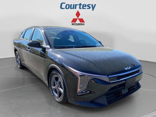 Aurora Black Pearl 2025 Kia K4 LXS
