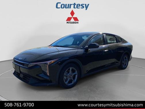 Aurora Black Pearl 2025 Kia K4 LXS