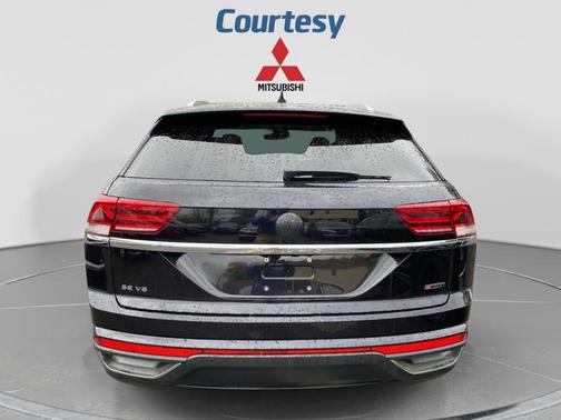 Deep Black Pearl 2020 Volkswagen Atlas Cross Sport 3.6L V6 SE w/Technology