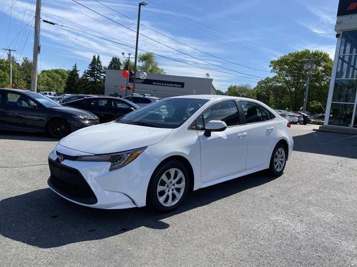 Super White 2021 Toyota Corolla LE