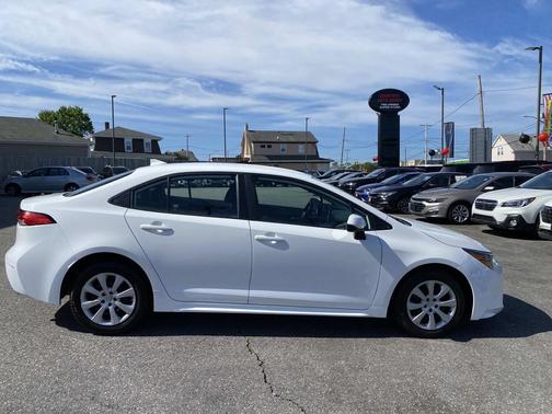 Super White 2021 Toyota Corolla LE