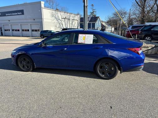 2022 Hyundai ELANTRA SEL