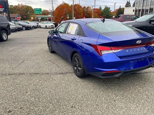 2022 Hyundai ELANTRA SEL