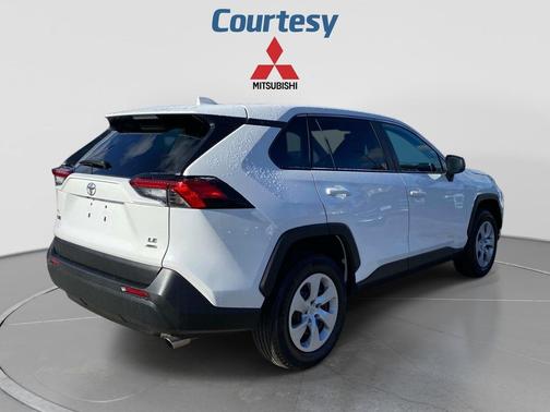 Ice Cap 2024 Toyota RAV4 LE