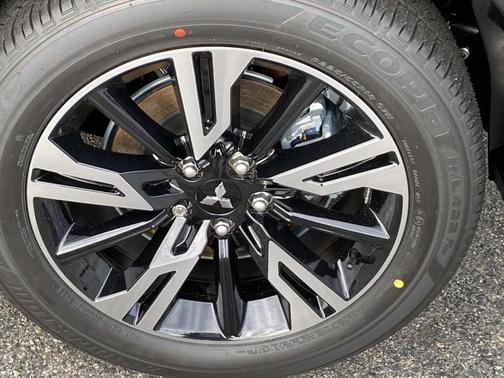 2026 Mitsubishi Eclipse Cross SE