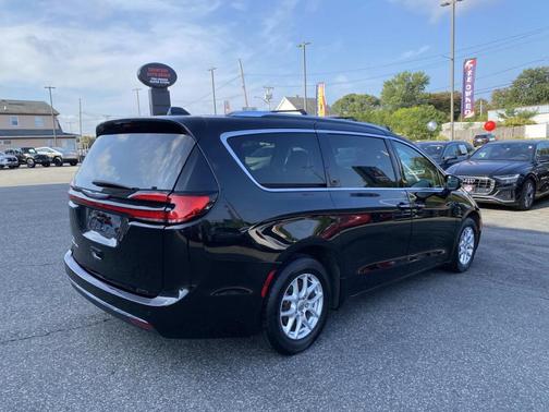 2021 Chrysler Pacifica Touring L