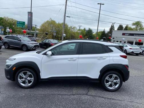 2022 Hyundai KONA SEL