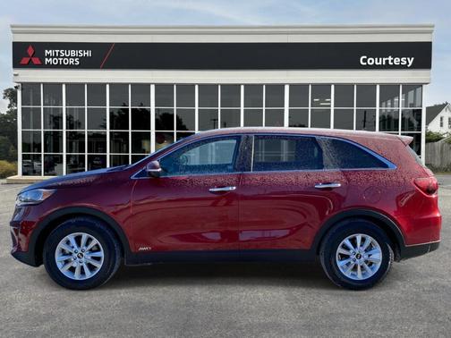 Passion Red 2019 Kia Sorento LX