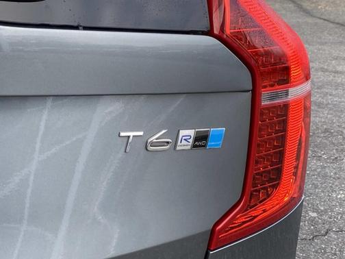 2019 Volvo XC90 T6 R-Design