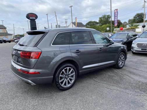 2019 Audi Q7 45 Premium Plus