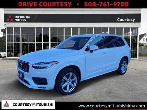2022 Volvo XC90 T5 Momentum