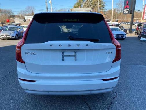 2022 Volvo XC90 T5 Momentum