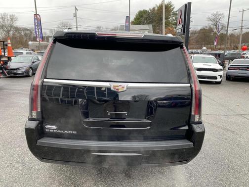 2020 Cadillac Escalade ESV Luxury