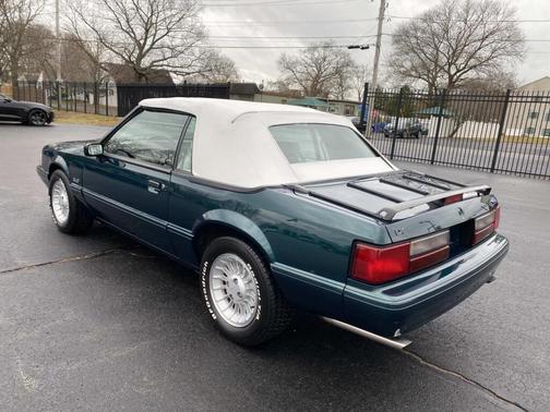 1990 Ford Mustang LX 5.0L Sport