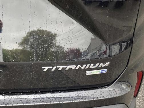 Agate Black Metallic 2019 Ford Edge Titanium