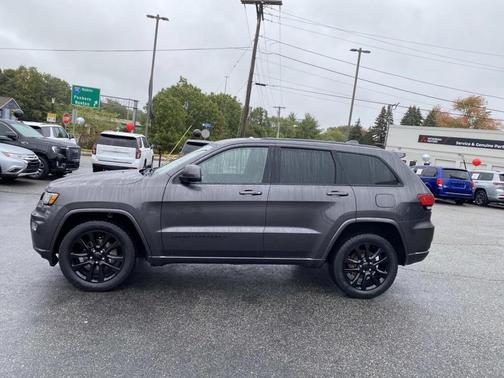 2017 Jeep Grand Cherokee Altitude