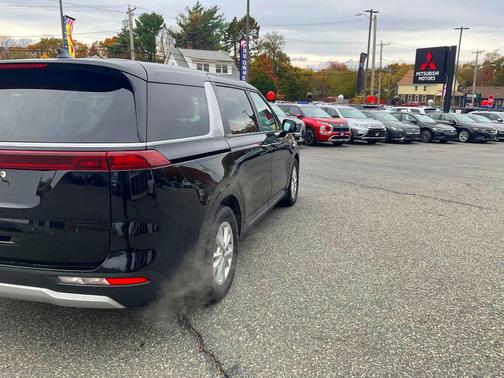 2022 Kia Carnival LXS