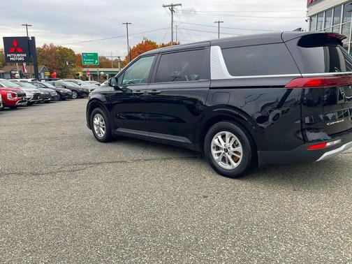 2022 Kia Carnival LXS