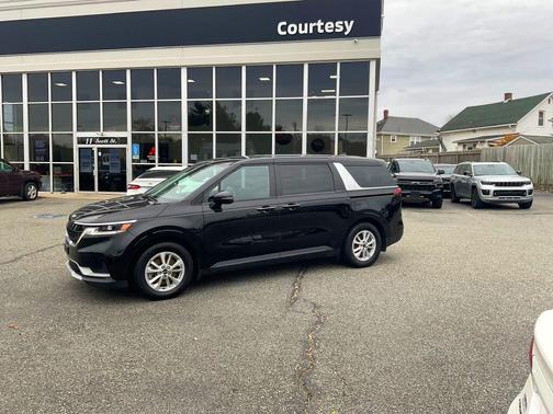 2022 Kia Carnival LXS