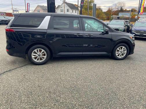 2022 Kia Carnival LXS