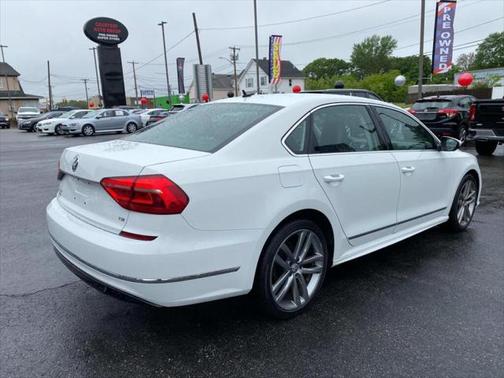 2016 Volkswagen Passat 1.8T R-Line