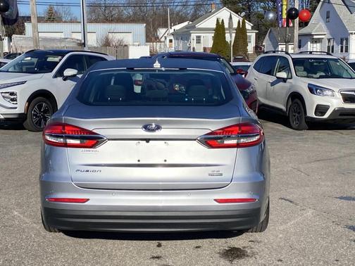 2020 Ford Fusion Hybrid SE