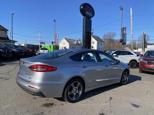 2020 Ford Fusion Hybrid SE
