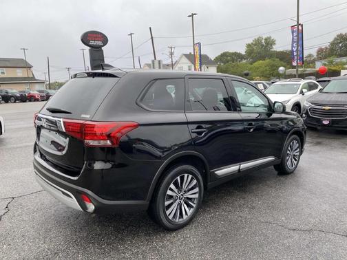 2020 Mitsubishi Outlander ES