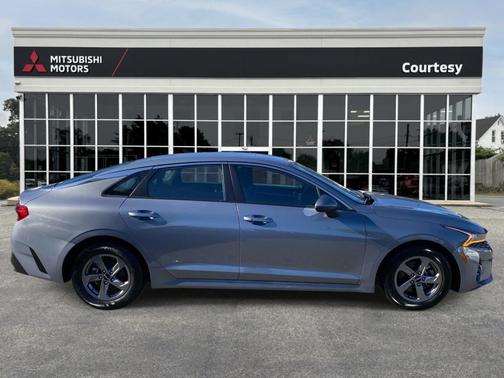 Everlasting Silver 2023 Kia K5 LXS