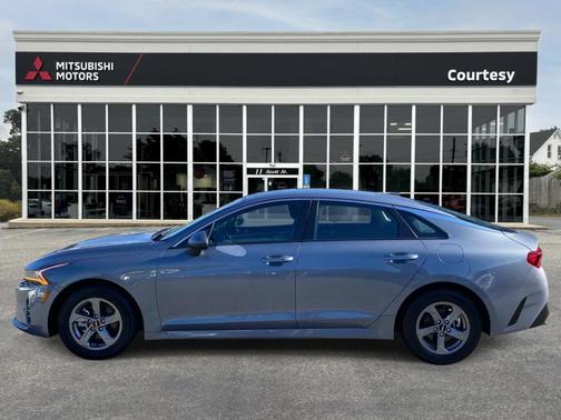 Everlasting Silver 2023 Kia K5 LXS