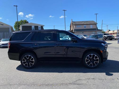 2022 Chevrolet Tahoe 4WD RST