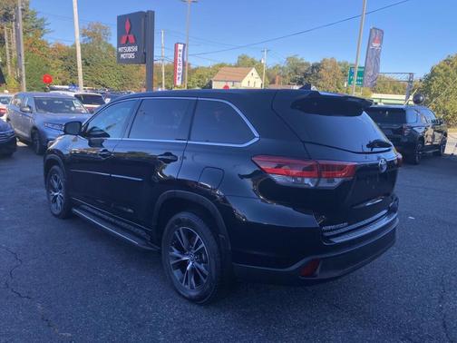 2018 Toyota Highlander LE